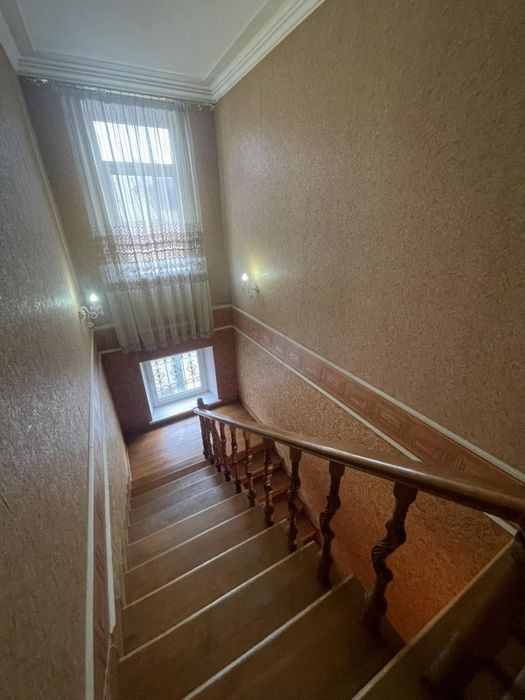 Трехэтажный дом премиум класса в самом Центре города!