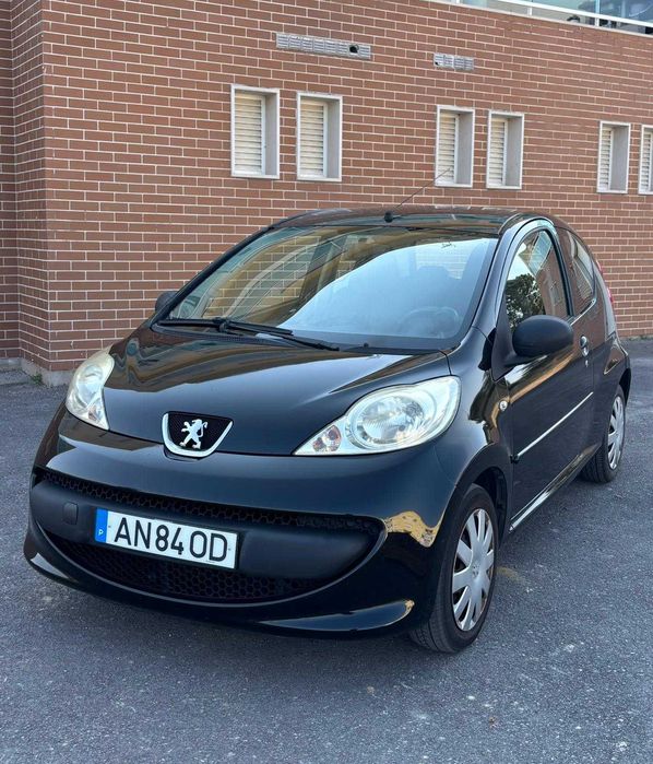 Peugeot 107 1.0 – 2006 | 145.668 km | €4.500