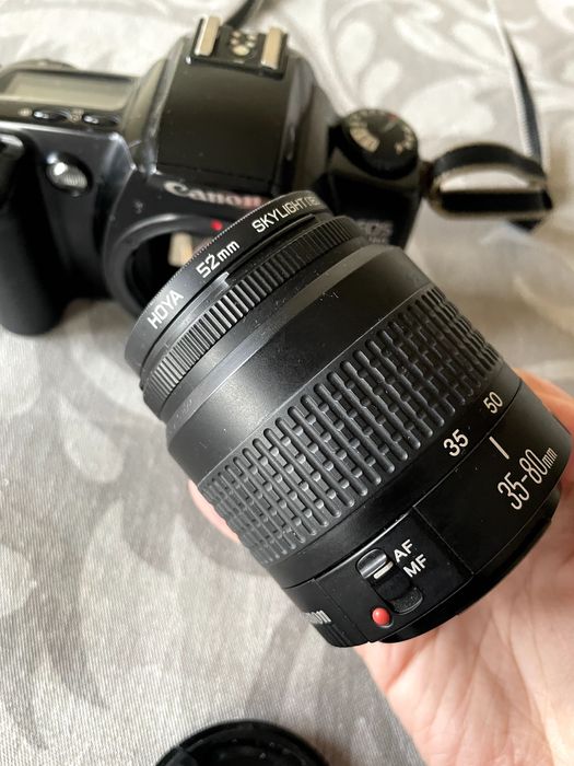 Máquina analógica Canon EOS 3000 + lente 35-80mm (kit completo)