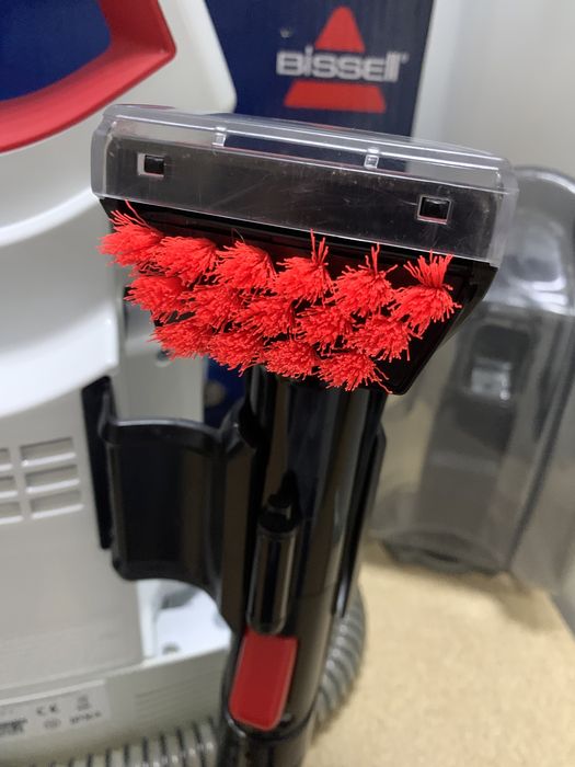 Миючий пилосмок Bissell SpotClean 3698N