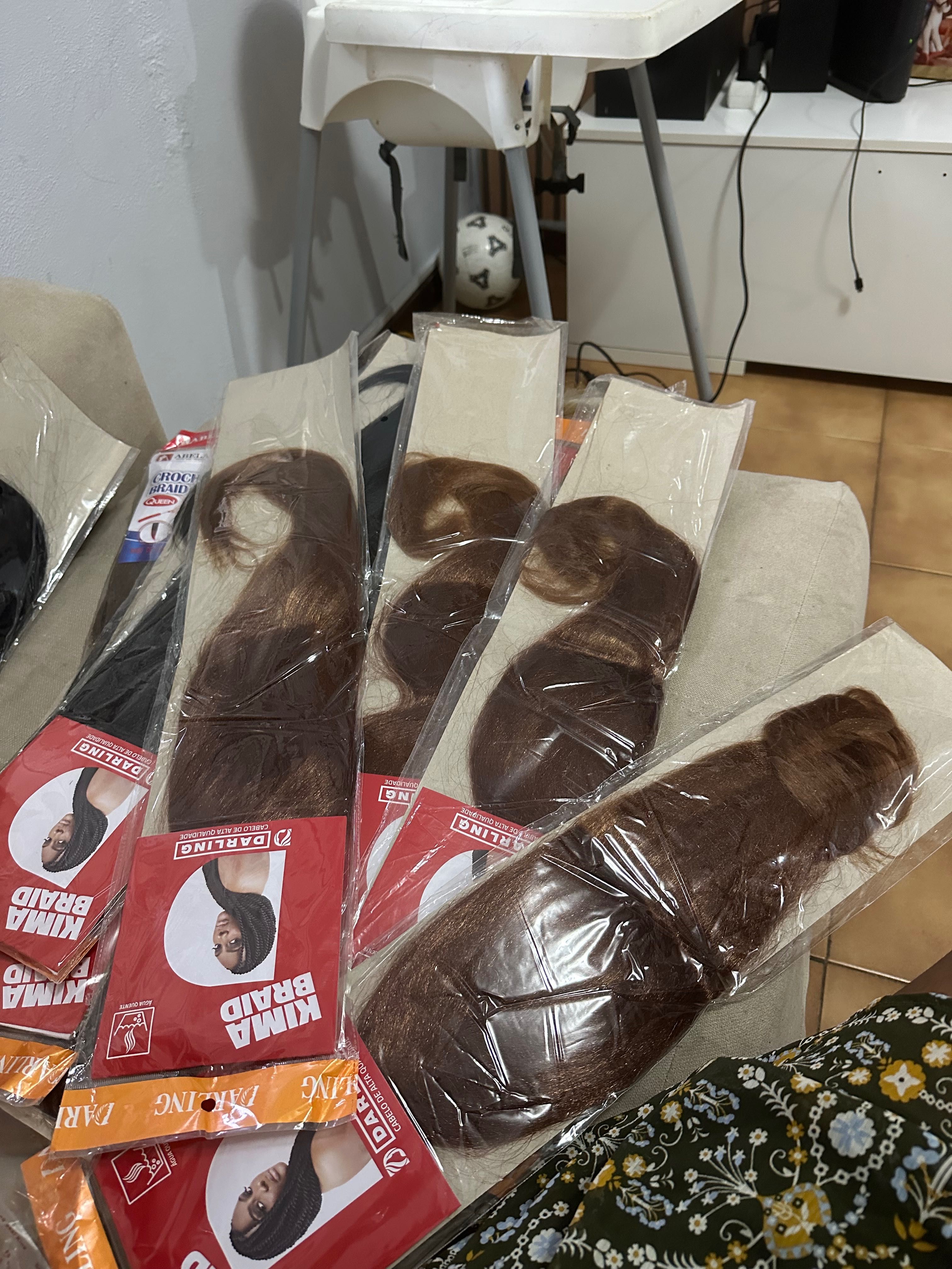 Postiços de Angola