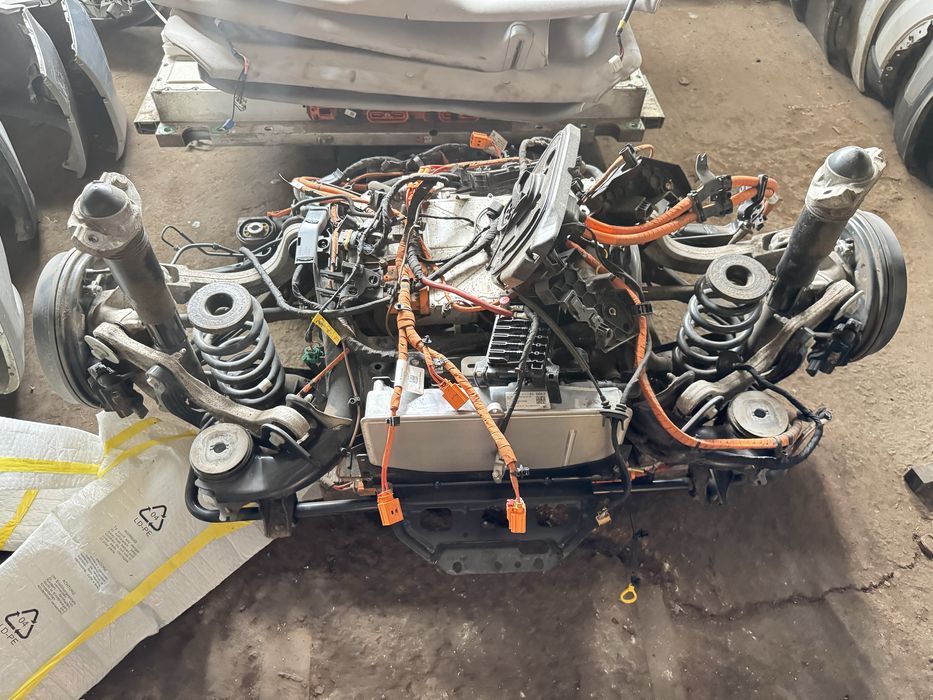 Детали подвески, рычаги, кулак, амортизатор, пружина  vw ID4 2021 RWD