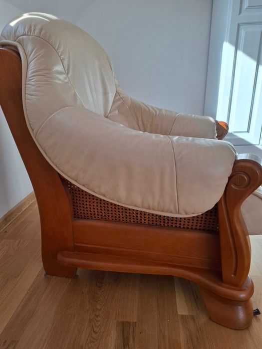 Sofa skóra  naturalna,drzewo z ratanem. Plus fotel ,sofa nierozkladana
