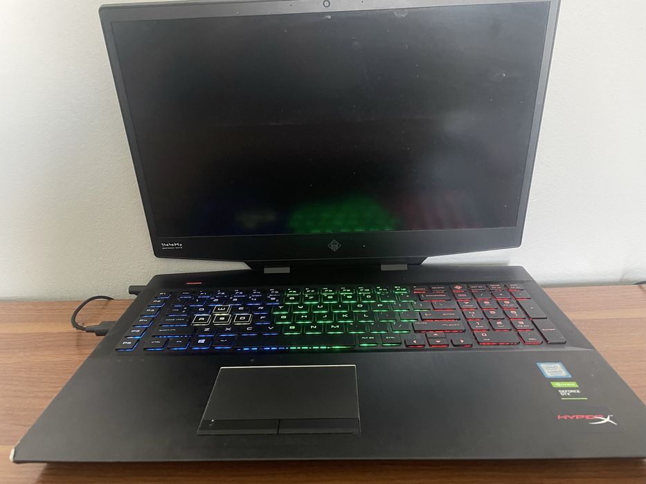 HP omen 17 144Hz i5 9th gtx 1660 16gb ram