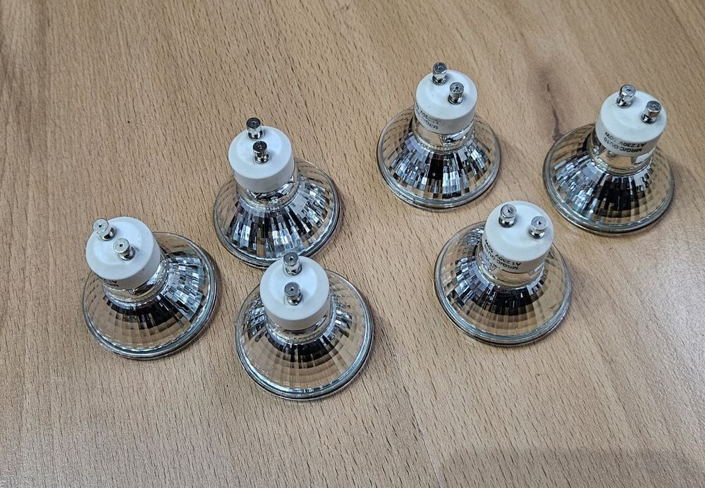 Żarówka żarówki halogeny halogen GU10 50W