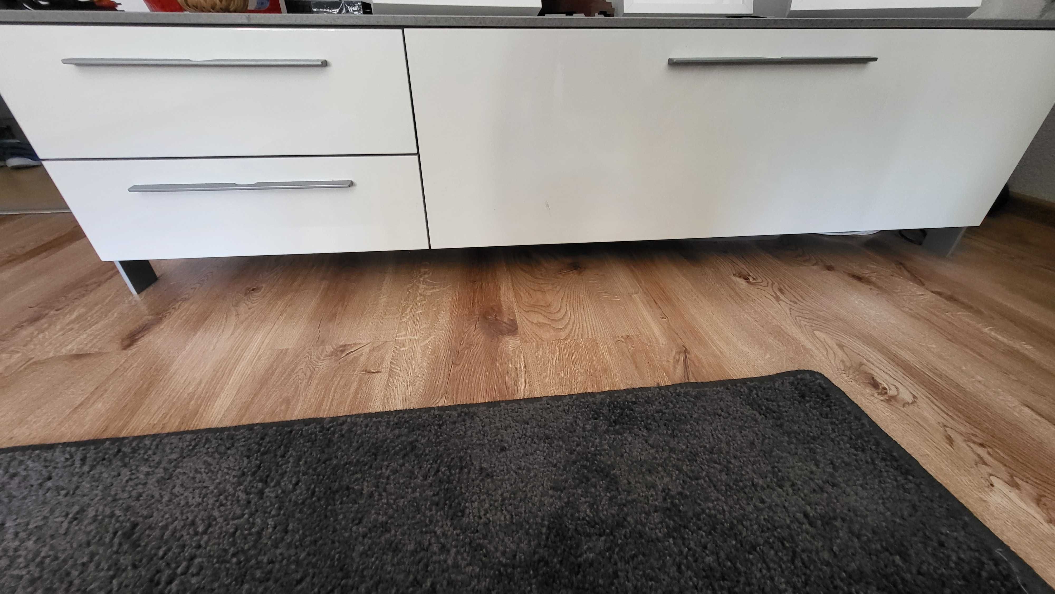 Sprzedam meble - komoda i rtv