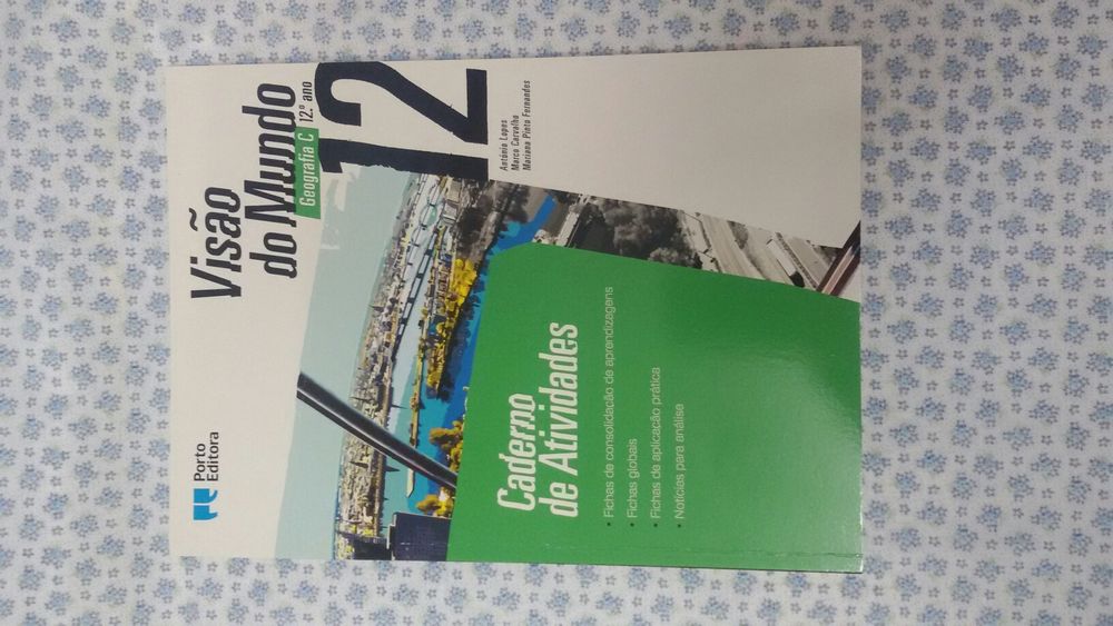 Vendo cadernos de actividades .3 livros
