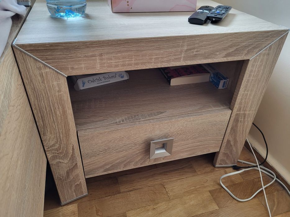 Stolik nocny z szufladą