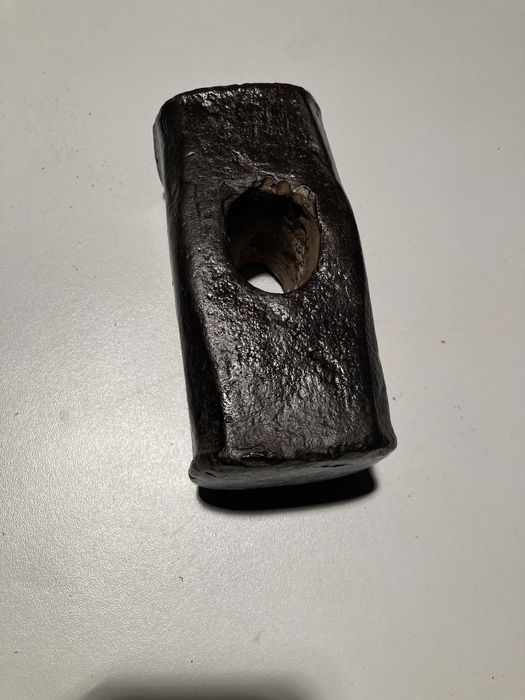 Duży młot budowlany 5 kg wyburzeniowy.