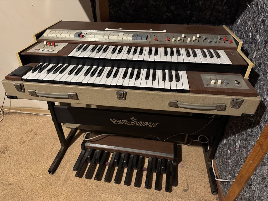 Орган Vermona L9102