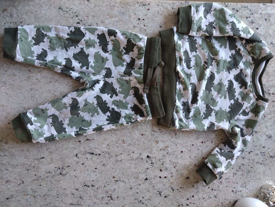 Dres bluza i spodenki szary zielony khaki nosorożce So cute Pepco 74
