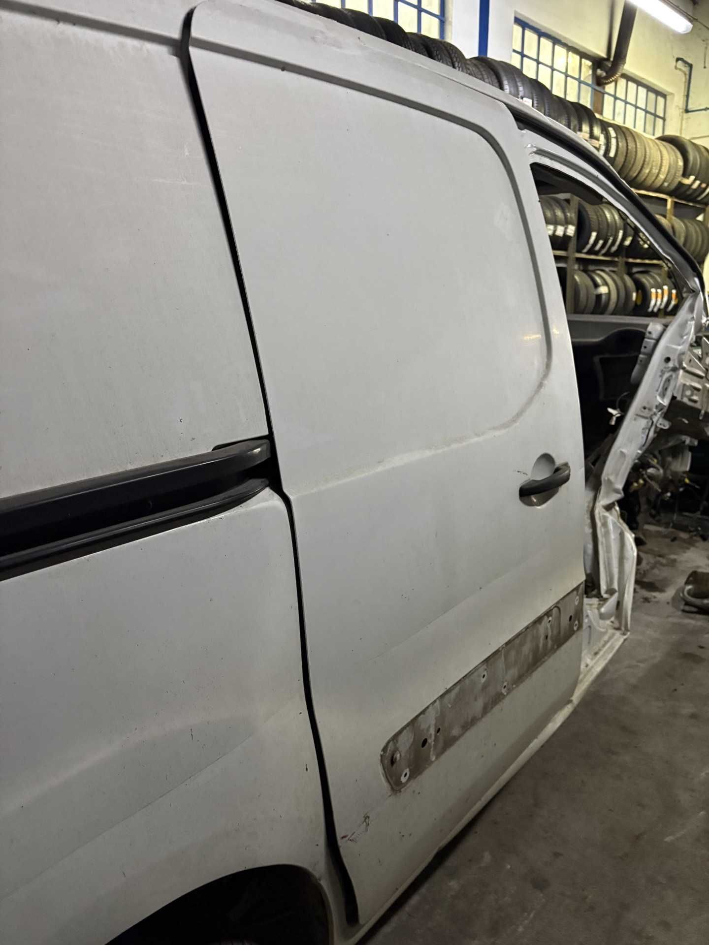 PAINEL DIREITO,  ESQUERDO E PORTA LATERAL PEUGEOT PARTNER /BERLINGO