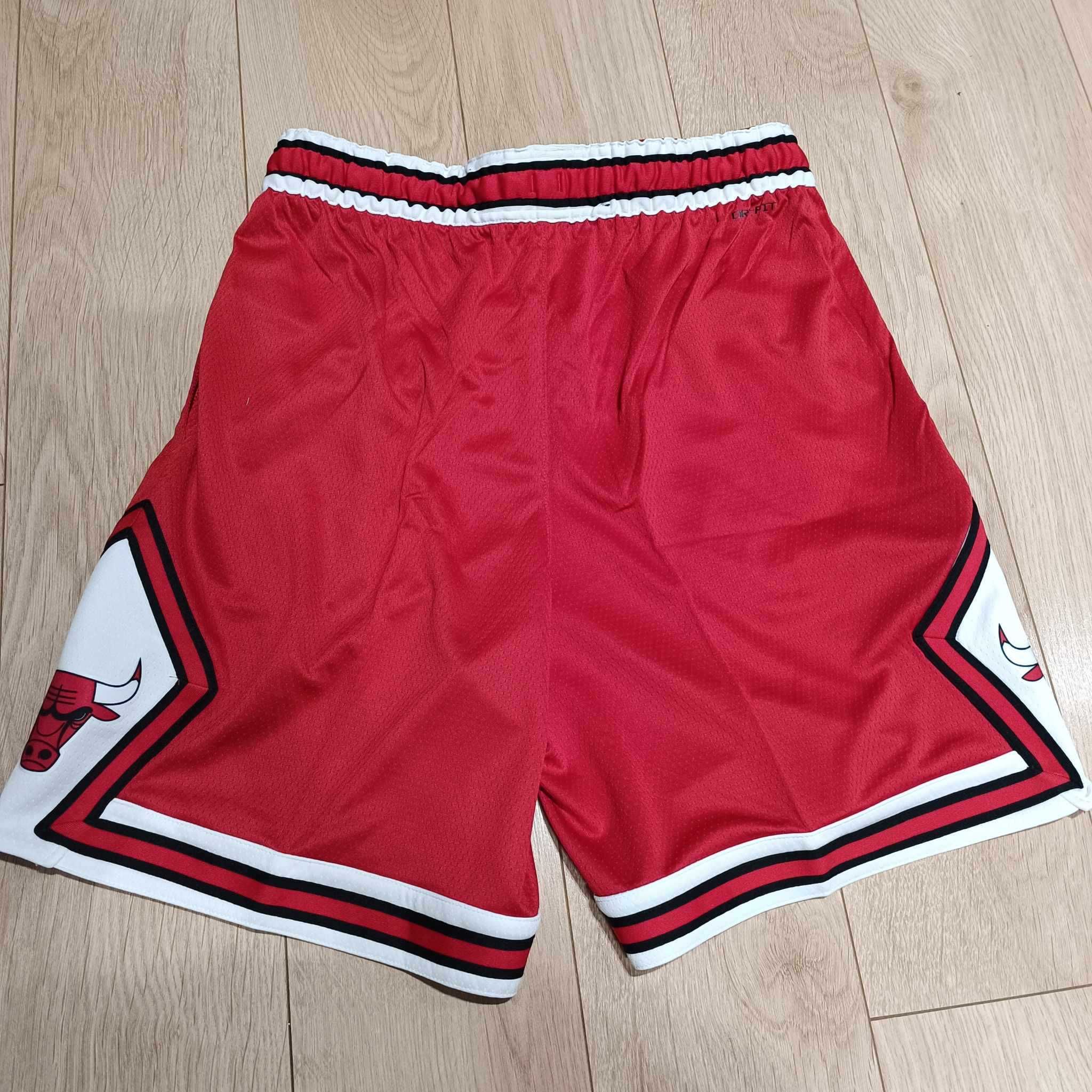 Spodenki NBA Nike Chicago Bulls r. L czerwone klasyka nowe