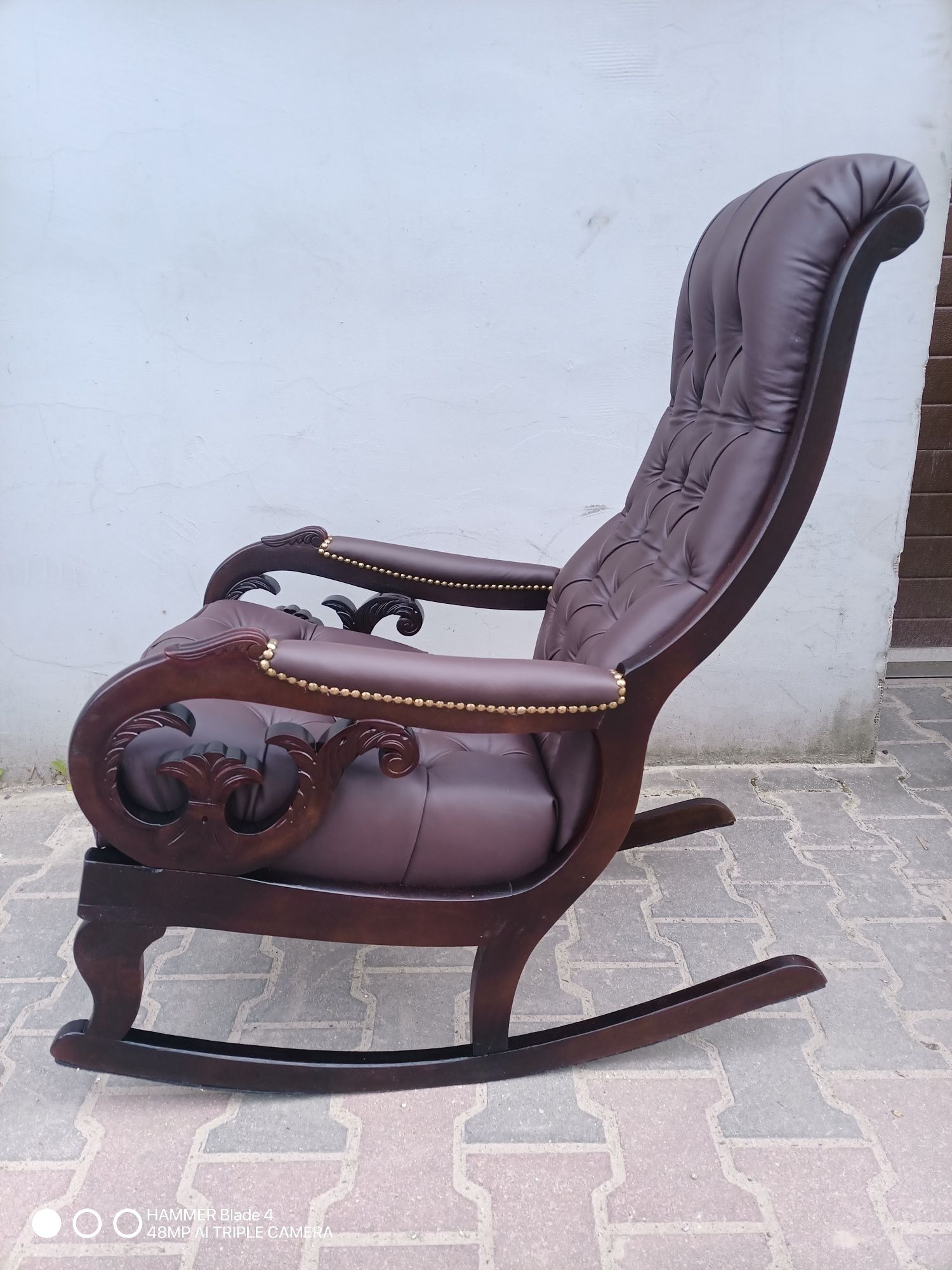 Fotel bujany Chesterfield
