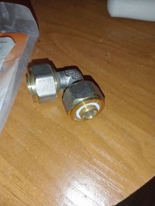 2 sztuki Kolanko 90° PEX 16x16mm IDMAR system skręcany