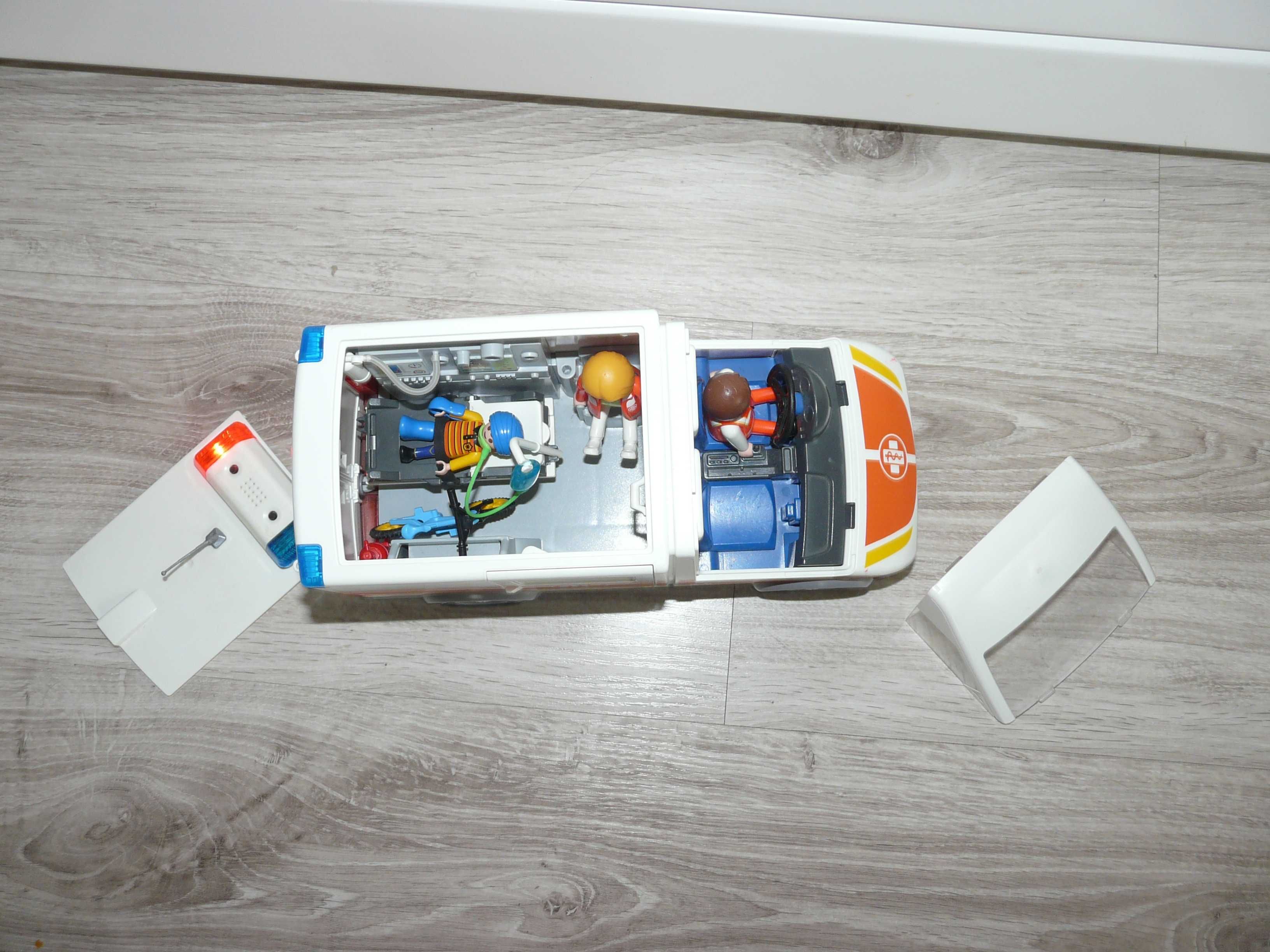 Playmobil karetka pogotowia