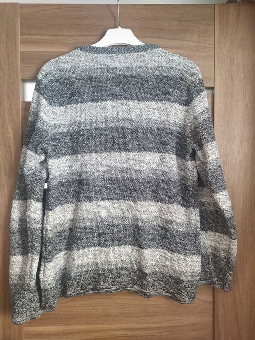 Sweter męski M L Jean Pascale Takko fashion szare pasy okrągły dekolt