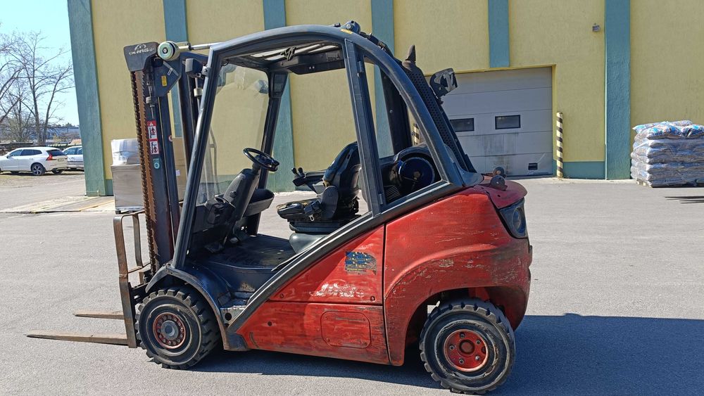 Wózek widłowy Linde H25 gazowy , przesuw boczny