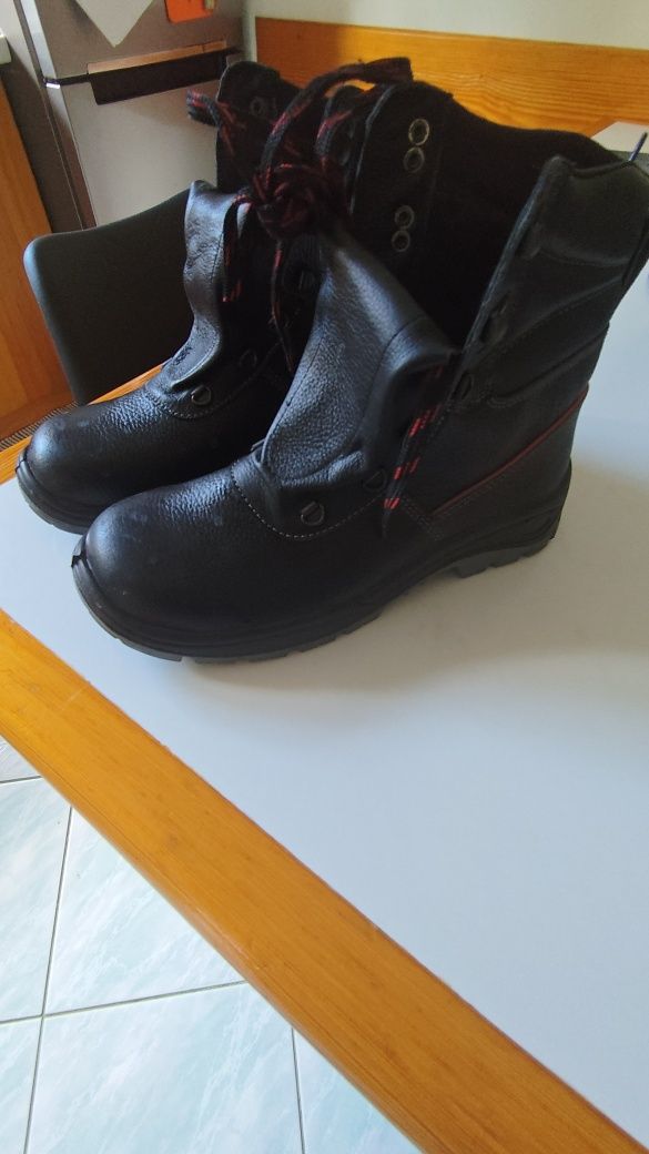 Obuwie robocze zimowe