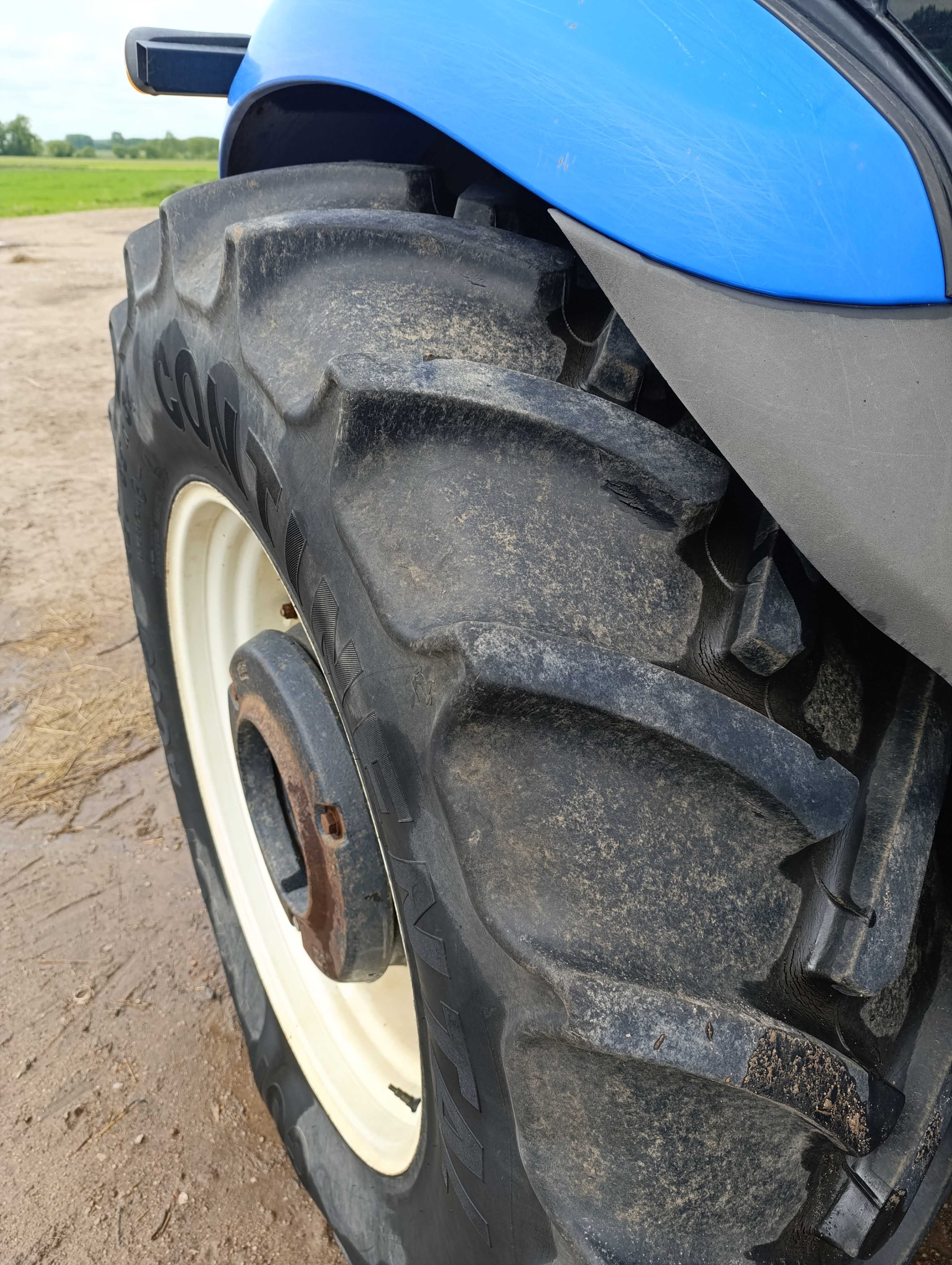 New Holland TD80D