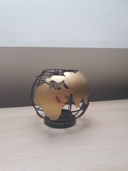 Świecznik w kształcie globusu pepco