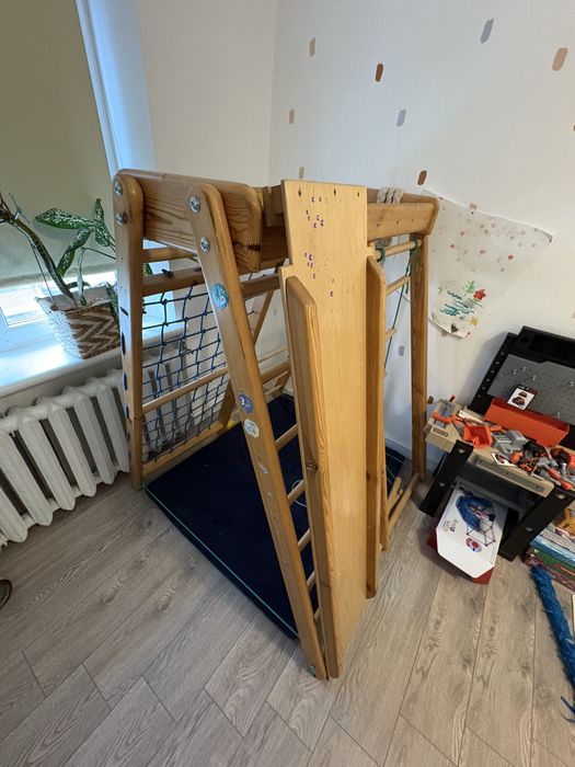 Дитячий спортивний комплекс