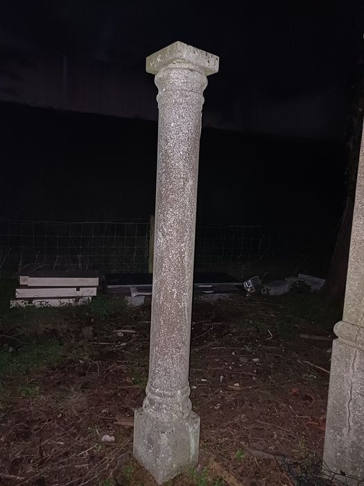 Pilar/Coluna em granito 2m X 25cm