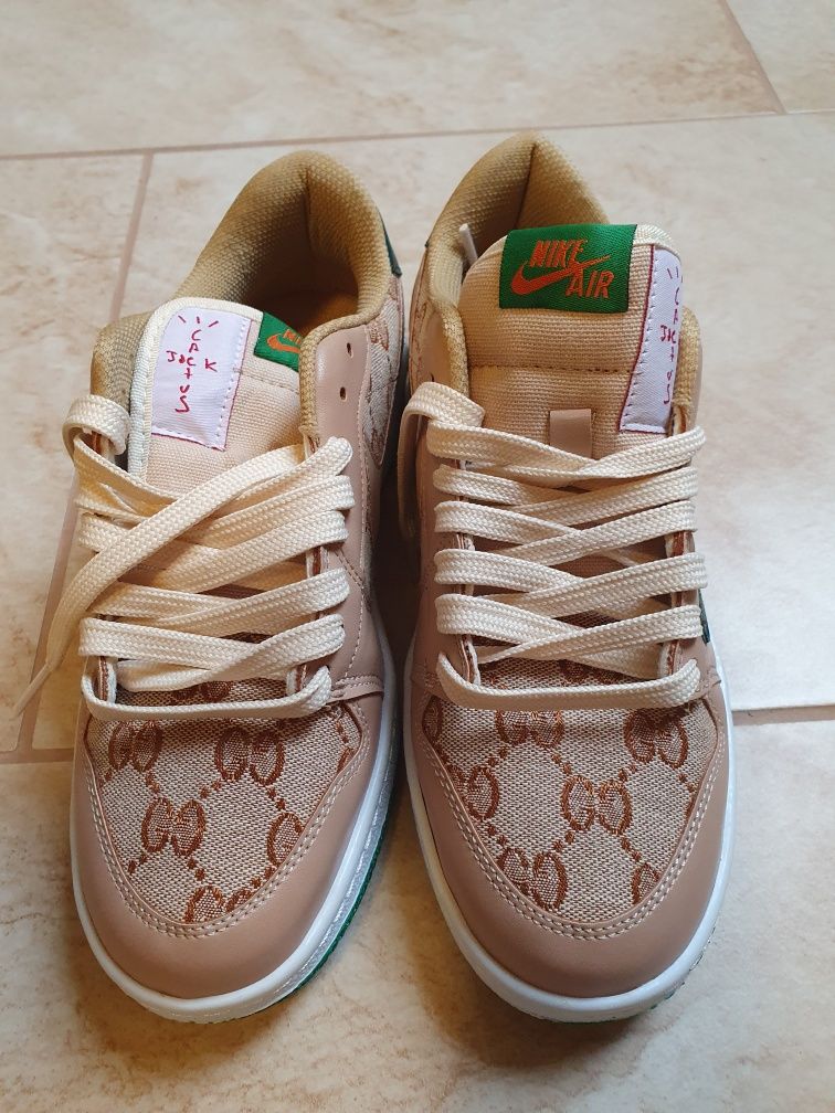 Nike Travis gucci