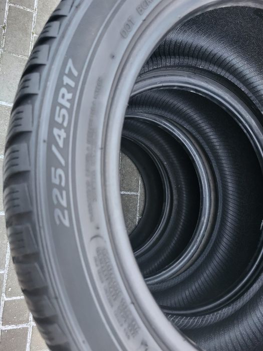 4x Opony Zimowe 225/45/17 Laufenn Bieżnik 6mm