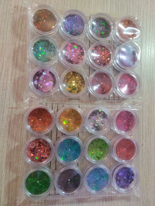 24 cekinów do paznokci