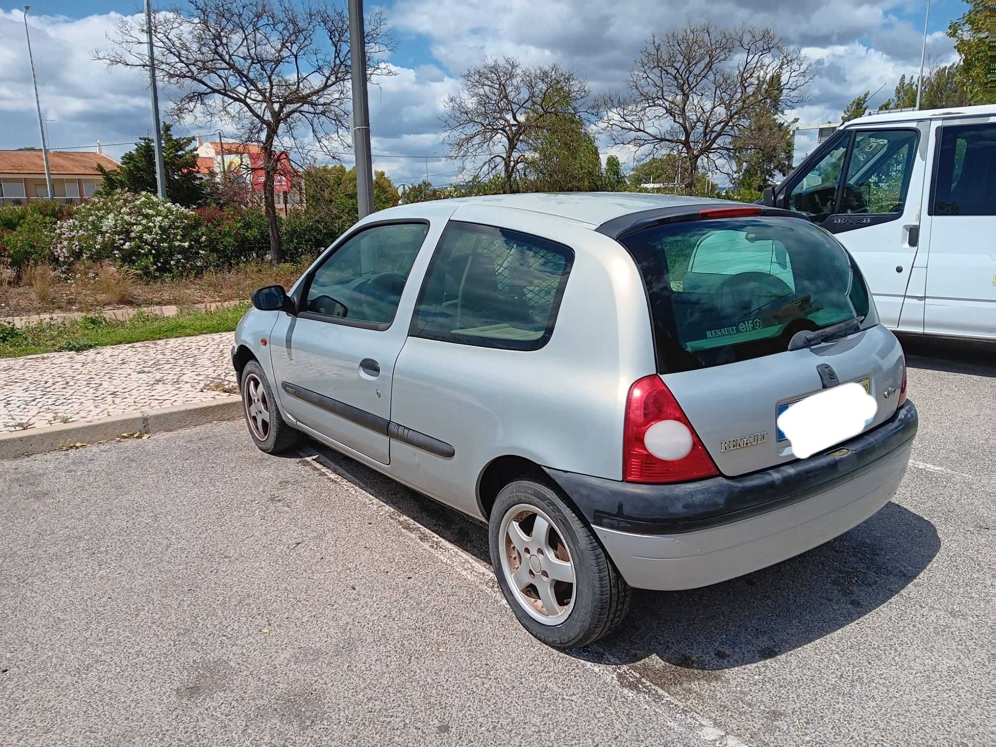 Renault Clio 1.9D (comercial, ano 2000)