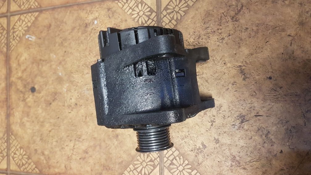 Alternator Renault Scenic II 1.9  2542  817B  Valeo