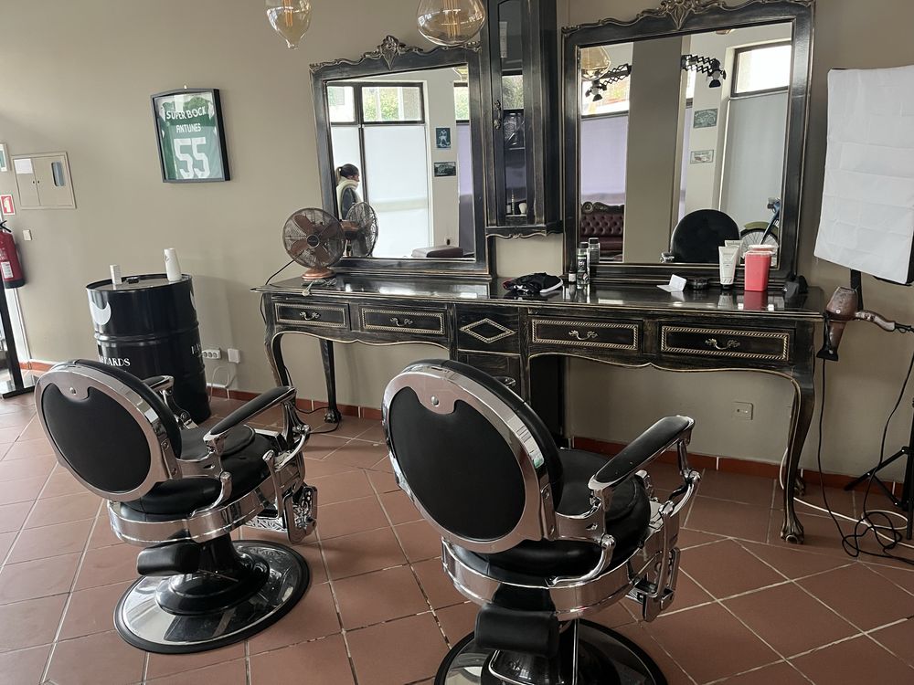 Moveis barbeiro semi novos!
