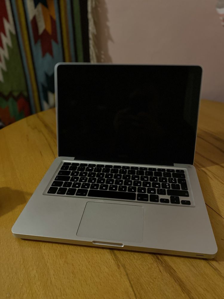 Apple Macbook 5,1 Intel Core 2 Duo 2GHz, 8GB RAM, 256GB SSD