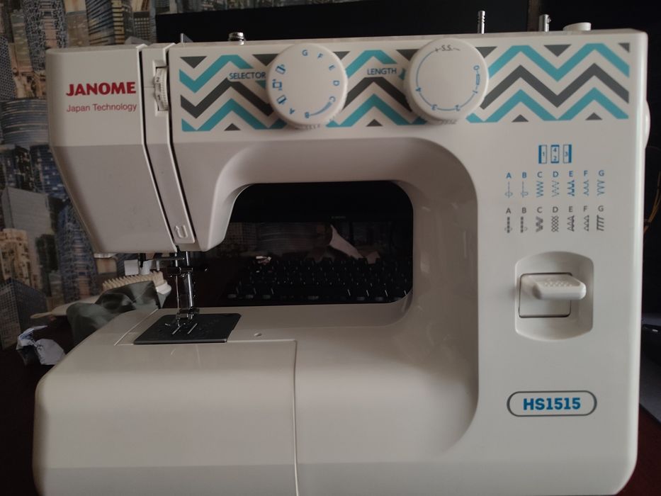 Продам JANOME HS1515