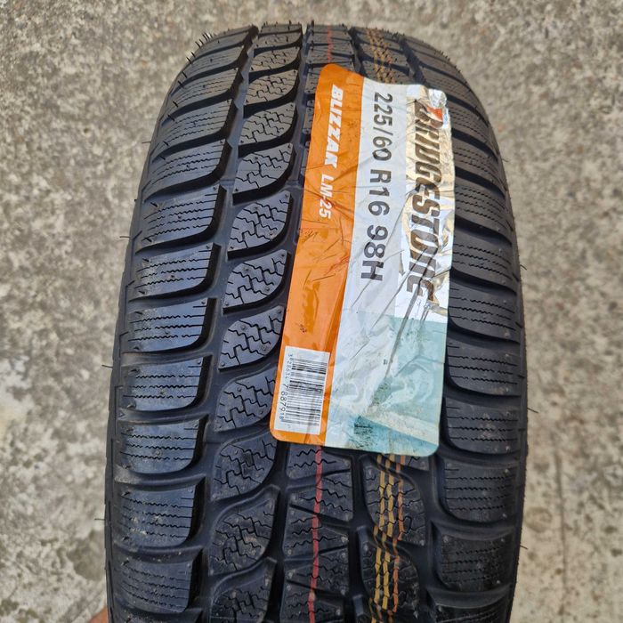 Зимові шини, резина 225 60 R16 Bridgestone (Бріджестон) 10шт. НОВІ