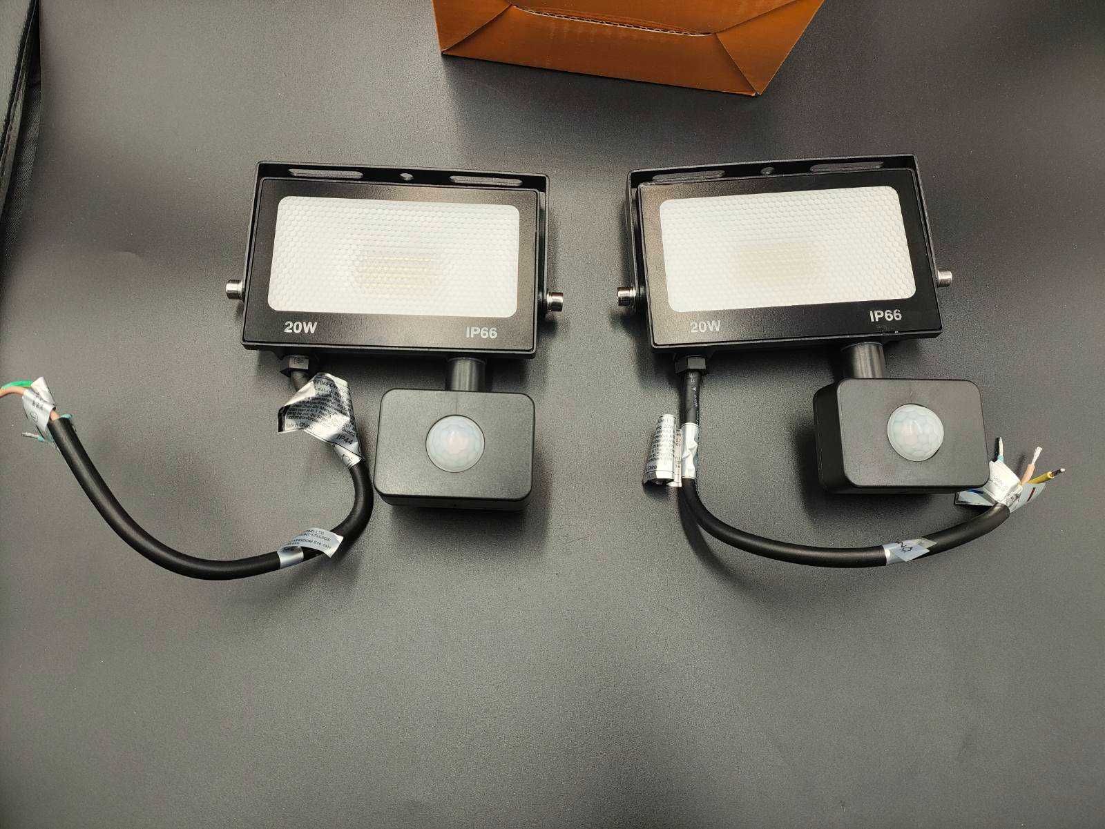 Reflektor Onforu 2 szt. 20W z czujnik ruchu 1800 lm, kolor czarny