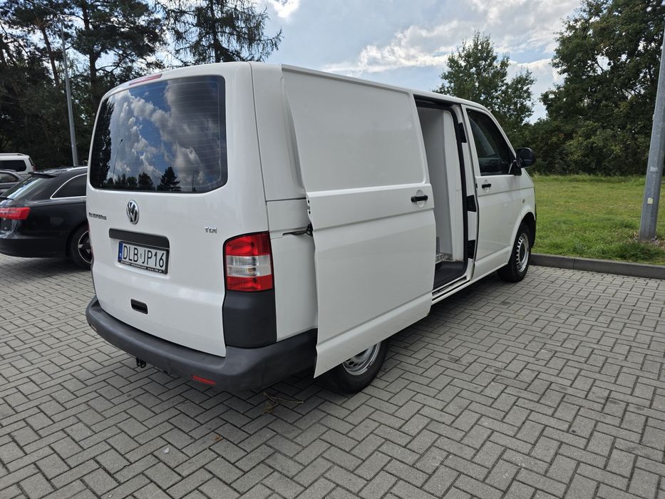 Vw T5 Lift 2.0TDI Chłodnia Ważne opłaty