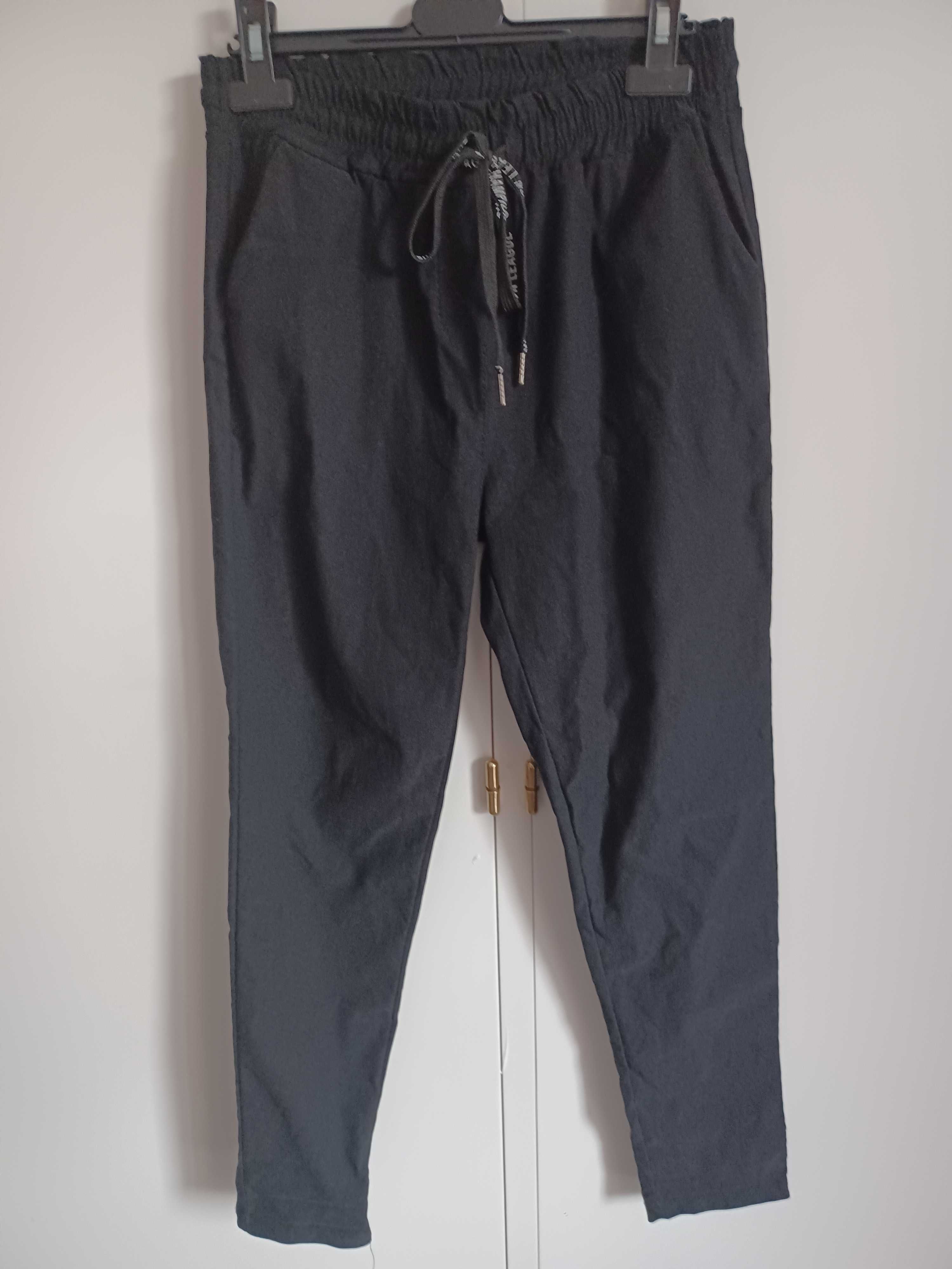 Calças pretas - Cintura elástica - Mulher - veste XS/S (34)