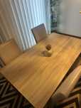Mesa de sala de jantar com 4 cadeiras