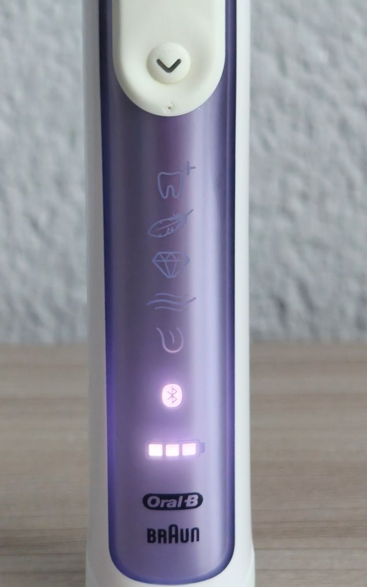 Szczoteczka rotacyjna Oral-B Genius 10000