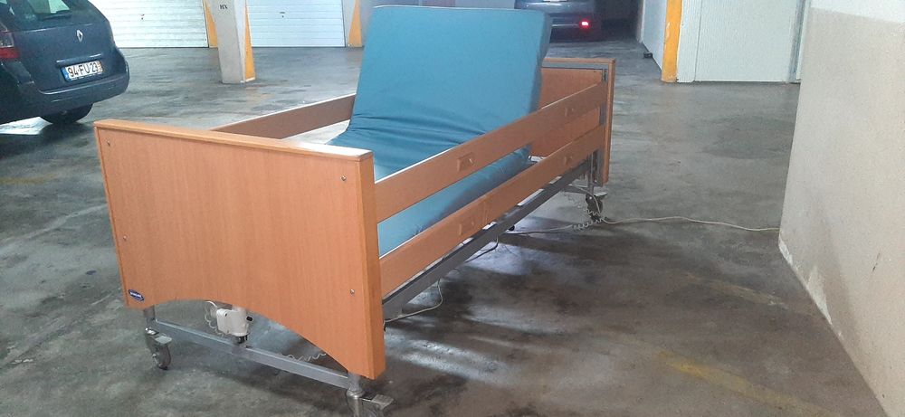 Cama articulada hospitalar elevatória elétrica