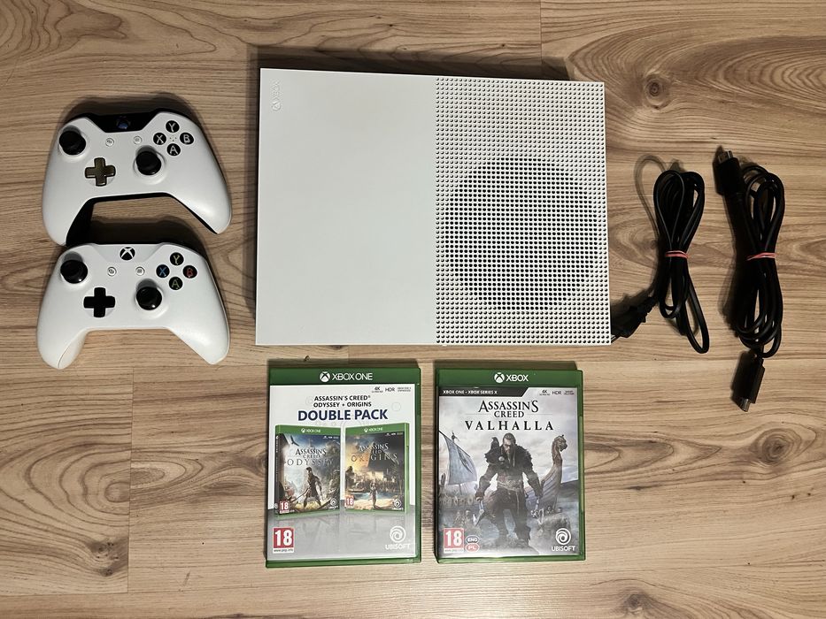 Xbox One S / 1Tb / 2 Pady / Gry