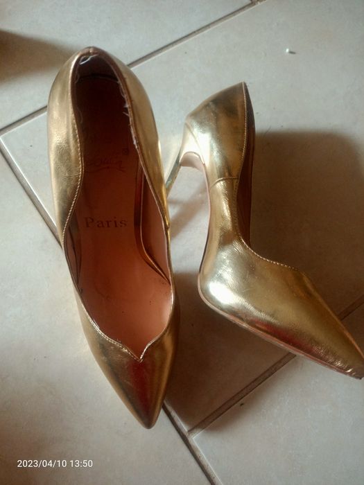 Туфли на высоком каблуке