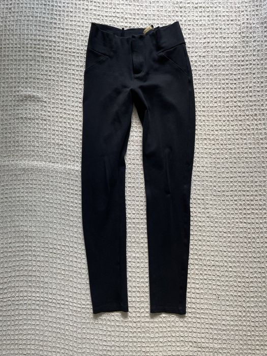 Spodnie czarne materiałowe legginsy Stradivarius S