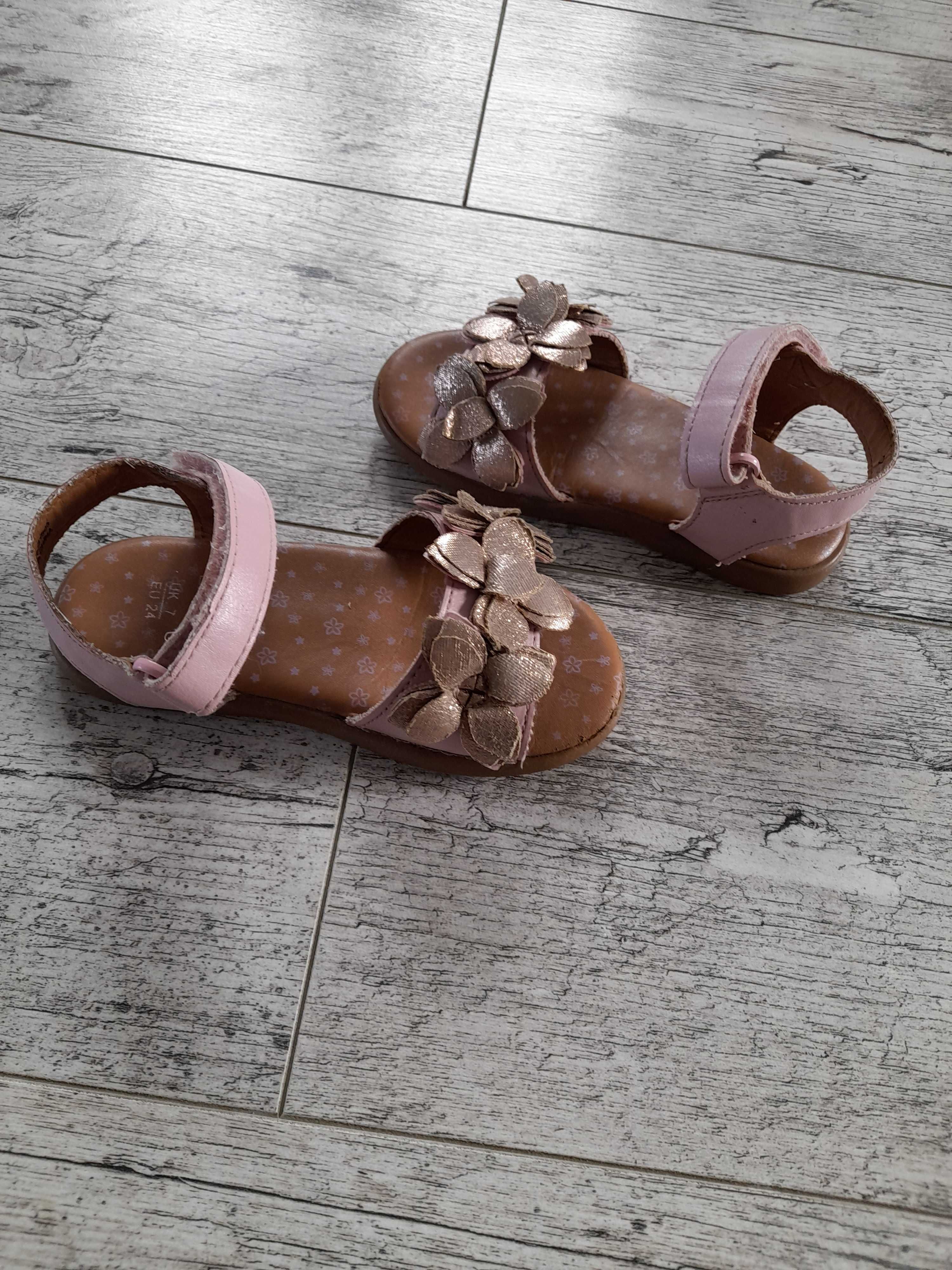 Sandałki dla dziewczynki, rozmiar 24