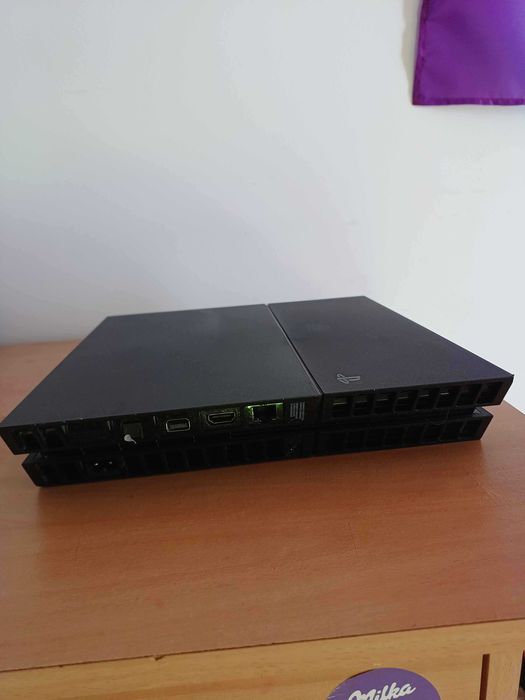 PS4 Normal (sem caixa) + 2 comandos