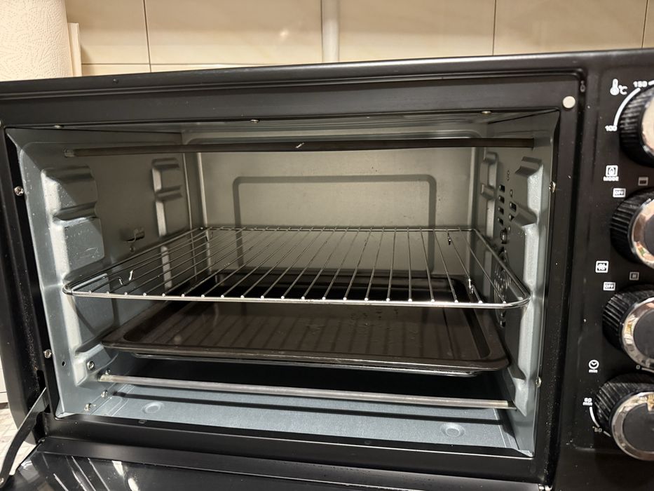 Піч електрична Grunhelm GN352ARC