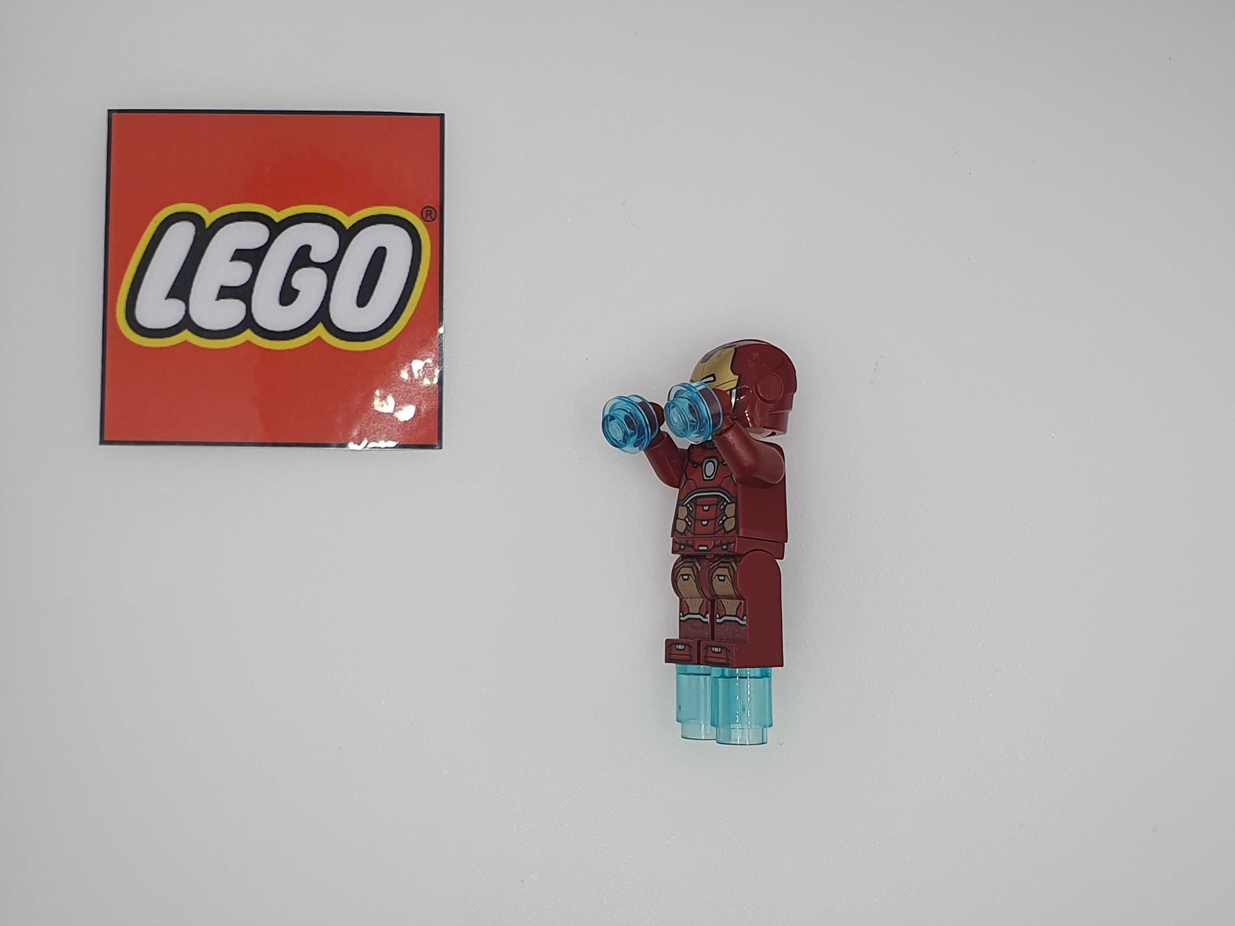 Lego figurka Iron Man - Silver Hexagon on Chest