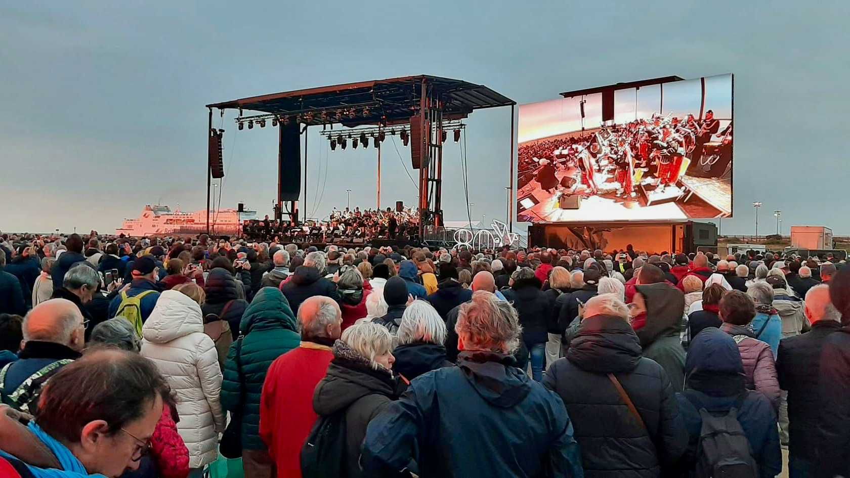 Wynajem telebimu, mobilny ekran LED, dioda LED / koncert, targi, kino